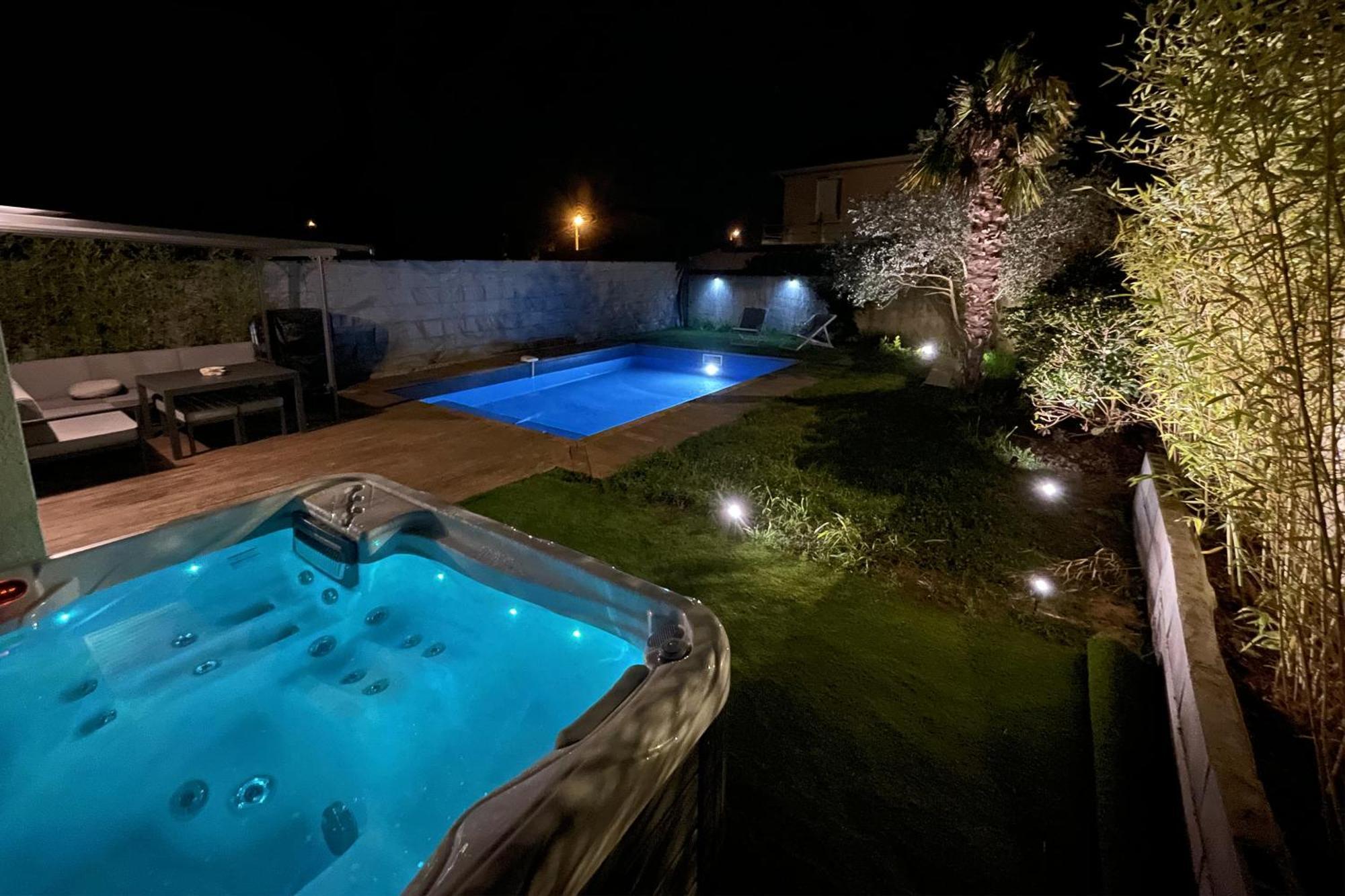 Unique! Jacuzzi Prive 35°C + Cinema Villa Entiere メイジュー エクステリア 写真
